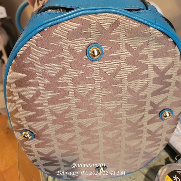 Michael Kors Kingsbury Bucket Bag  Jaqured Logo MK Tote NWOT Designer #712 - Picture 3 of 17